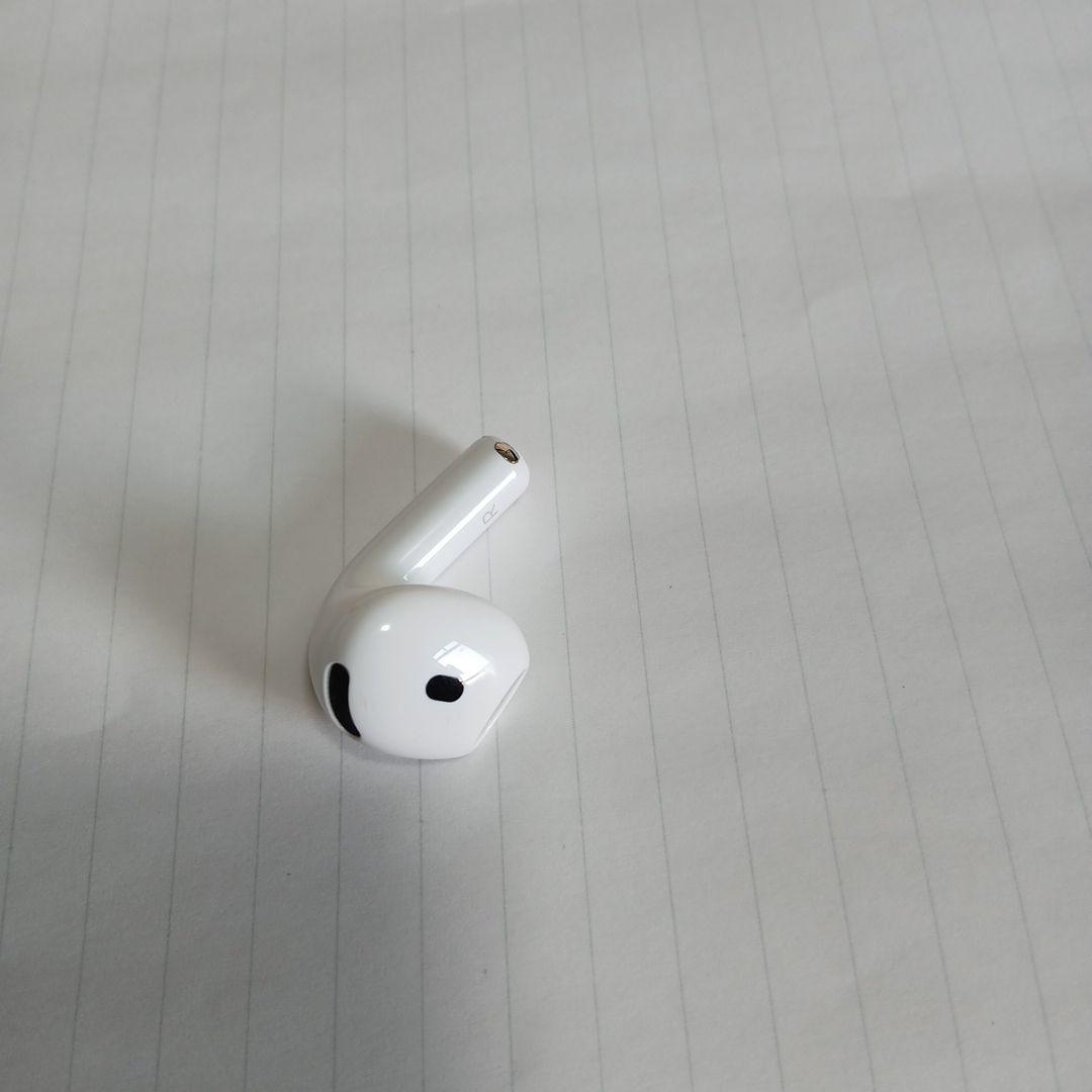 AirPods 4 イヤホン（右耳のみ）ノイズキャンセリングなしモデル