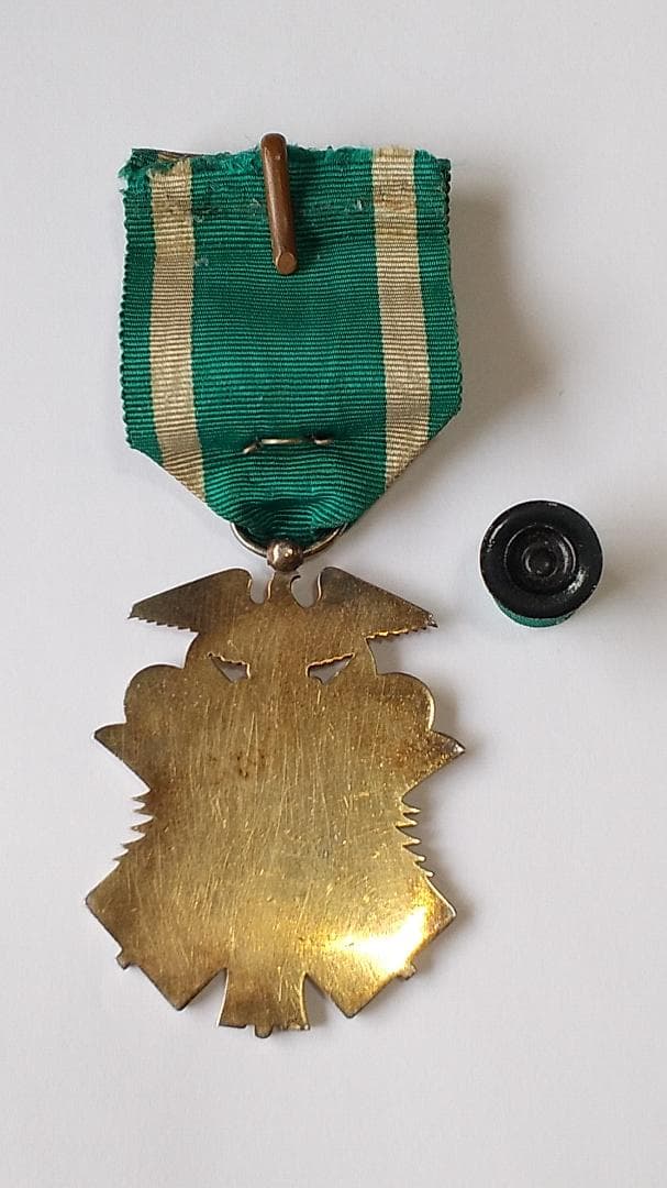 希少品 功六級金鵄勲章 勲章 ミリタリー ミリタリーグッズ 旧日本軍 です