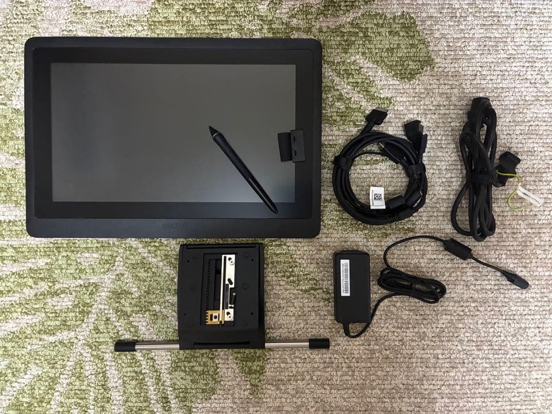 Wacom Cintiq 16 スタンド付