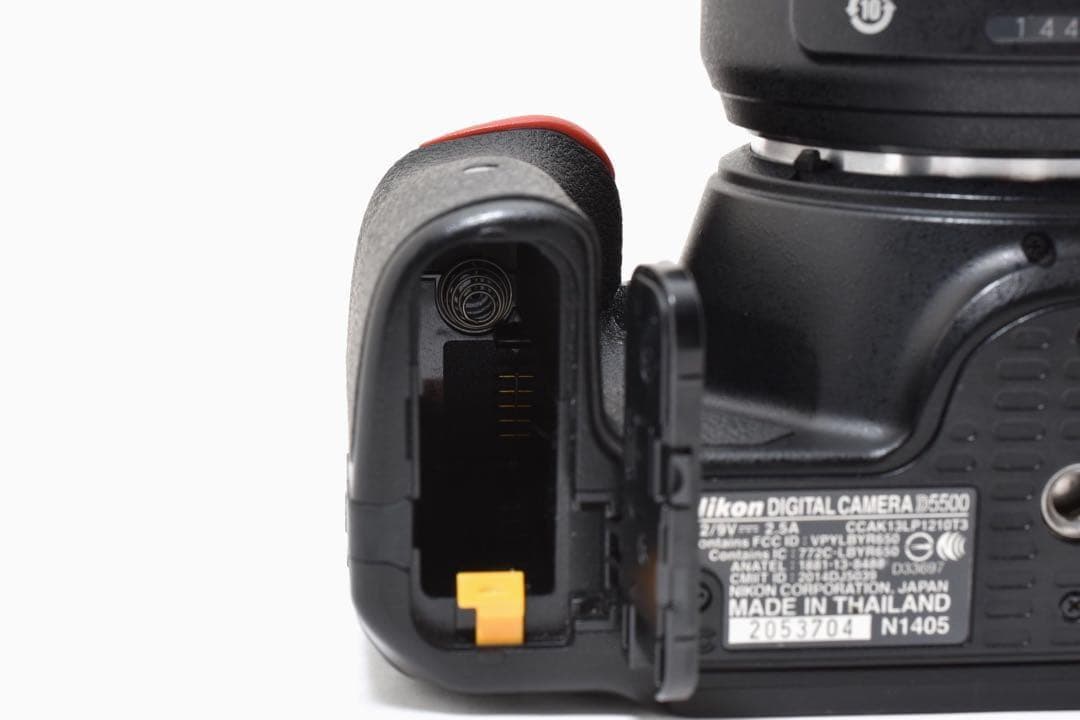 ✨Nikon D5500✨ デジタル一眼レフ Wi-Fi搭載❣️ 一部傷あり美品❣️