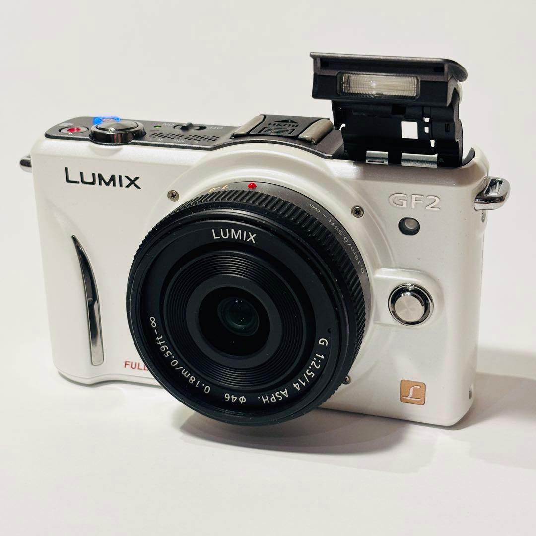 美品Panasonic LUMIX DMC-GF2W ミラーレス一眼ダブルレンズ