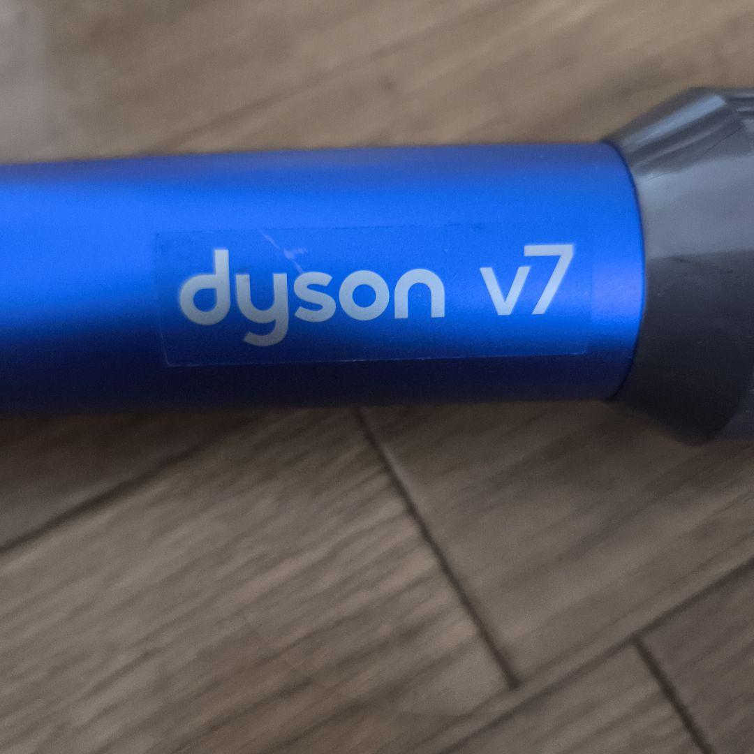 【ジャンク品】Dyson V7 スティッククリーナー 本体 充電器付き