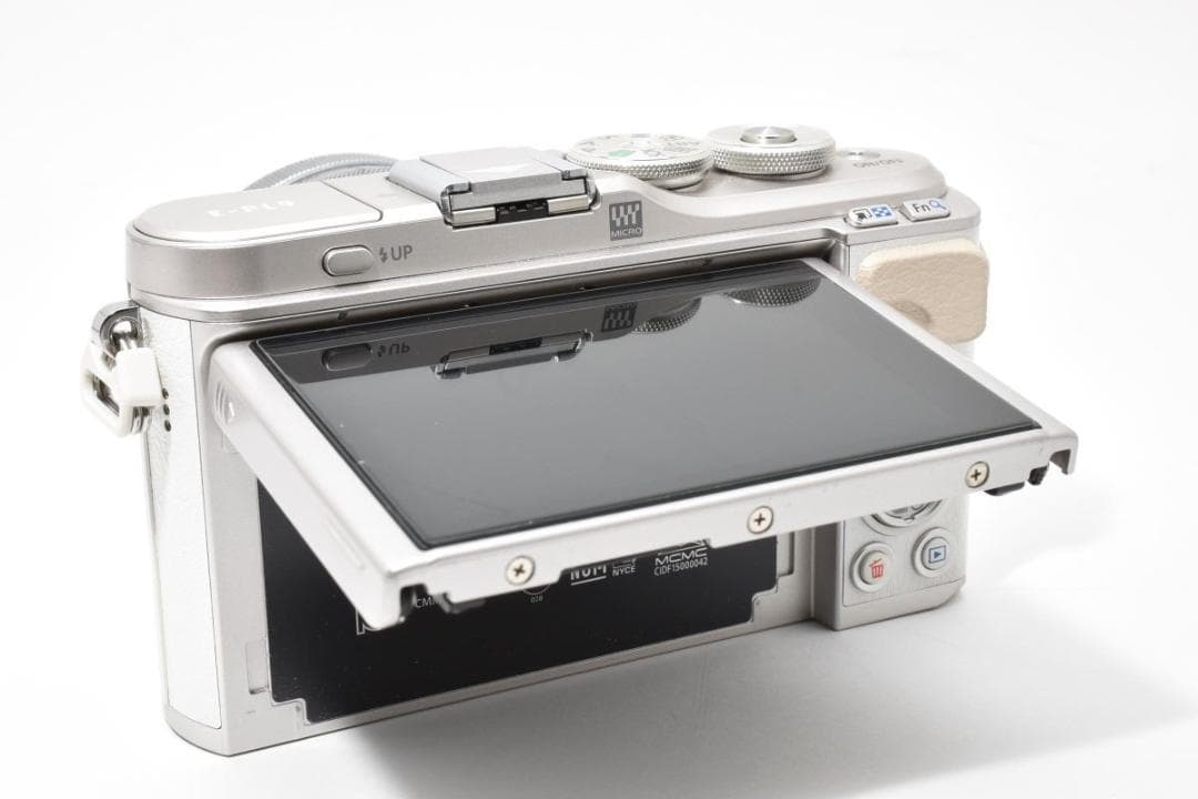 【大人気】 OLYMPUS オリンパス PEN E-PL9 ミラーレス一眼カメラ