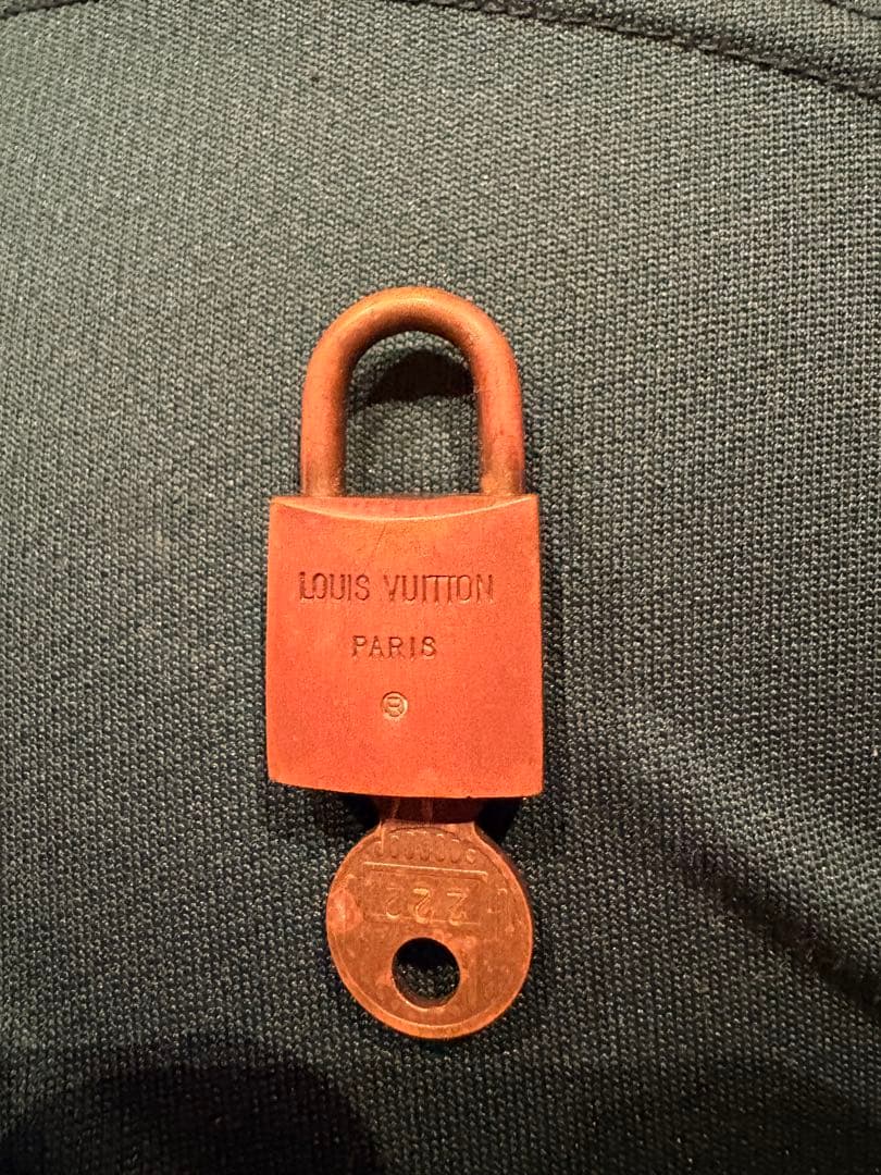 Louis Vuitton 南京錠 ブラウン