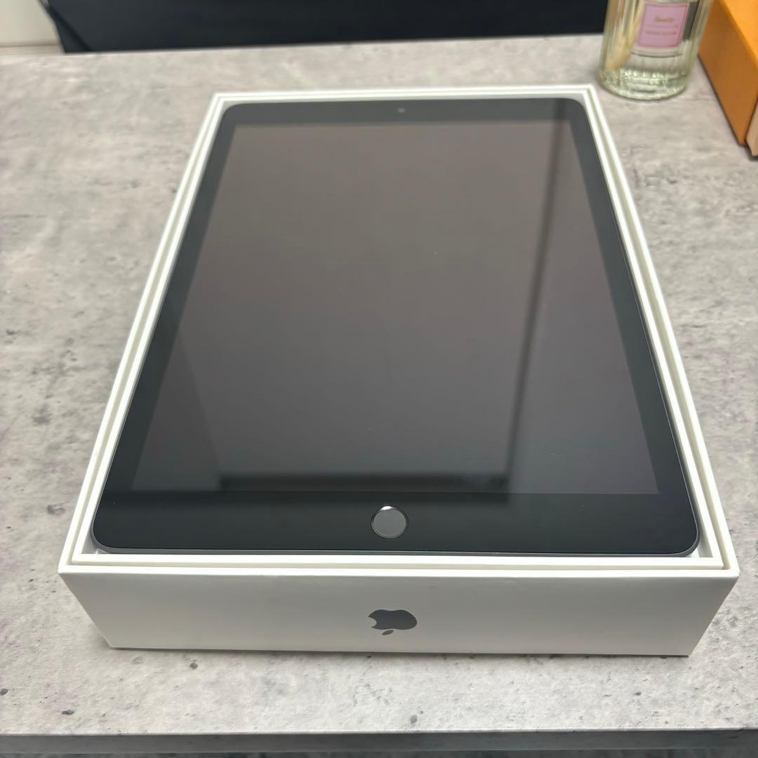 iPad 第9世代 64GB 本体　美品