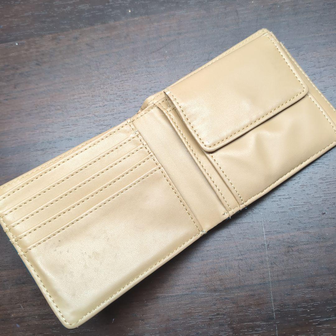 ロフト限定で発売されていた折りたたみ皮財布