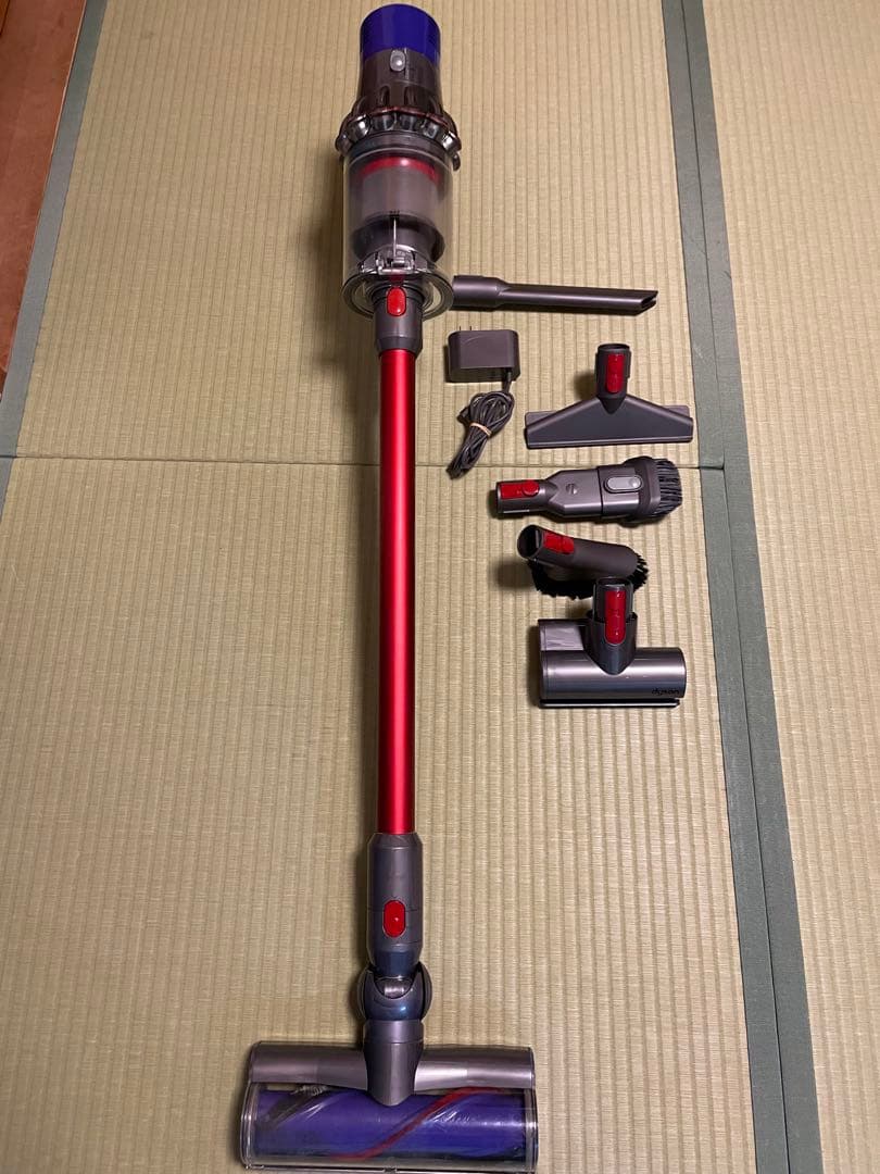 Dyson スティッククリーナー 本体とアタッチメント　ダイソン　sv12