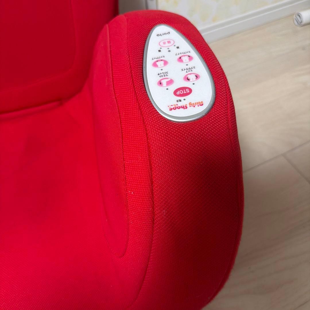 赤い姿勢矯正クッションチェア