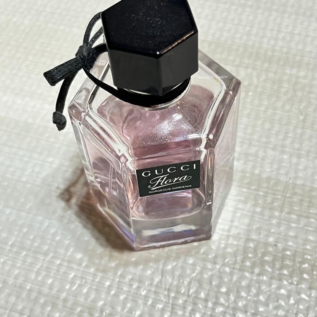 GUCCI フローラバイ　グッチ 香水　美容　コスメ