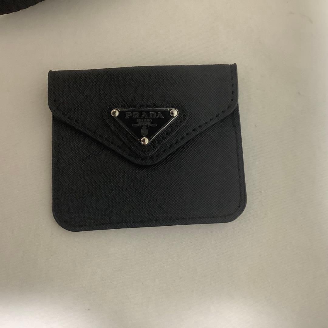 PRADA ブラック ナイロン iPhone16ケース