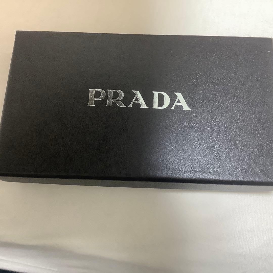 PRADA ブラック ナイロン iPhone16ケース
