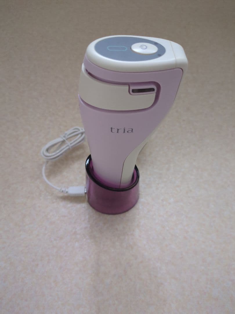 トリア スキンエイジングケアレーザー （ライラック）美顔器 充電器付