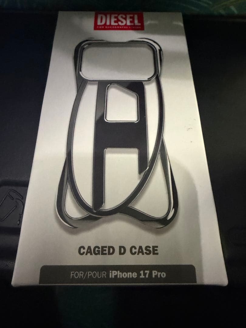iPhoneアクセサリー DIESEL CAGED D CASE iPhone 17 Pro