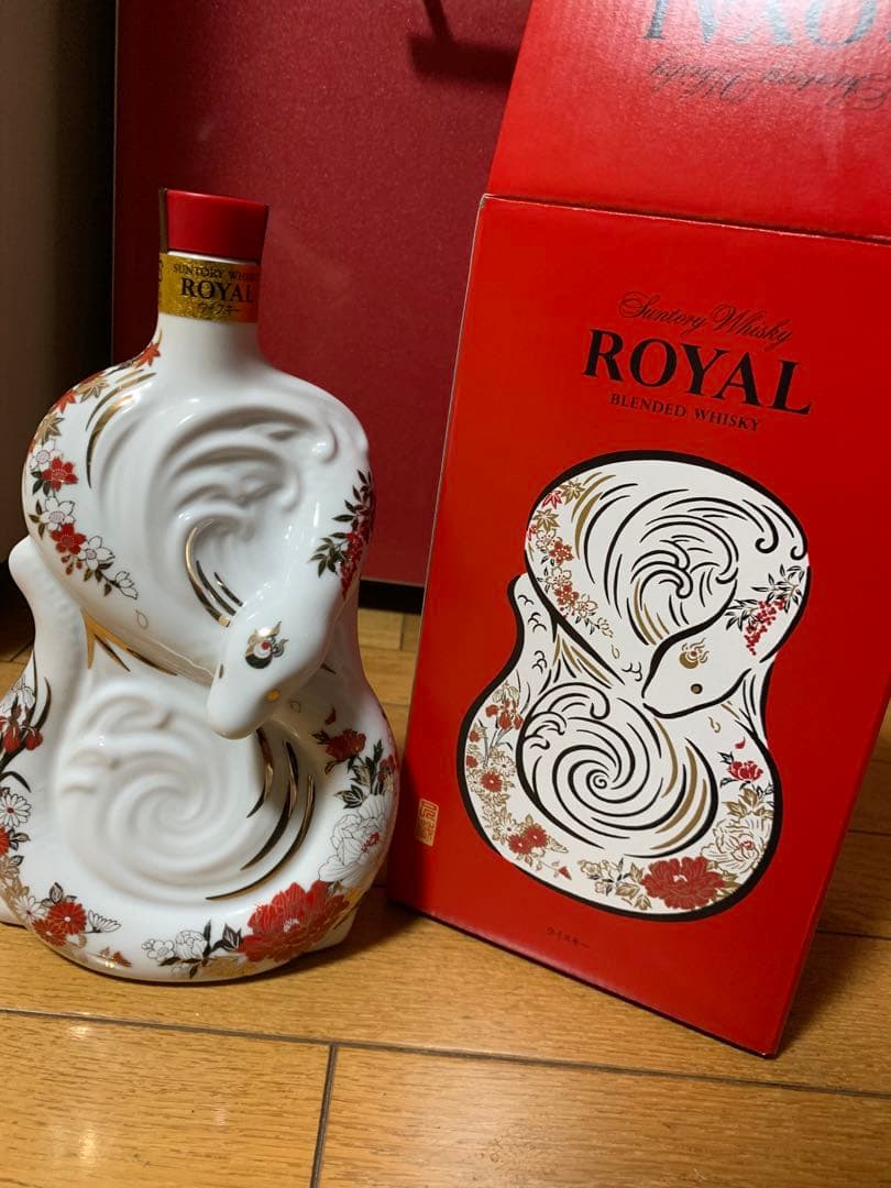 サントリーウイスキーロイヤル　巳歳ボトル　WHISKY