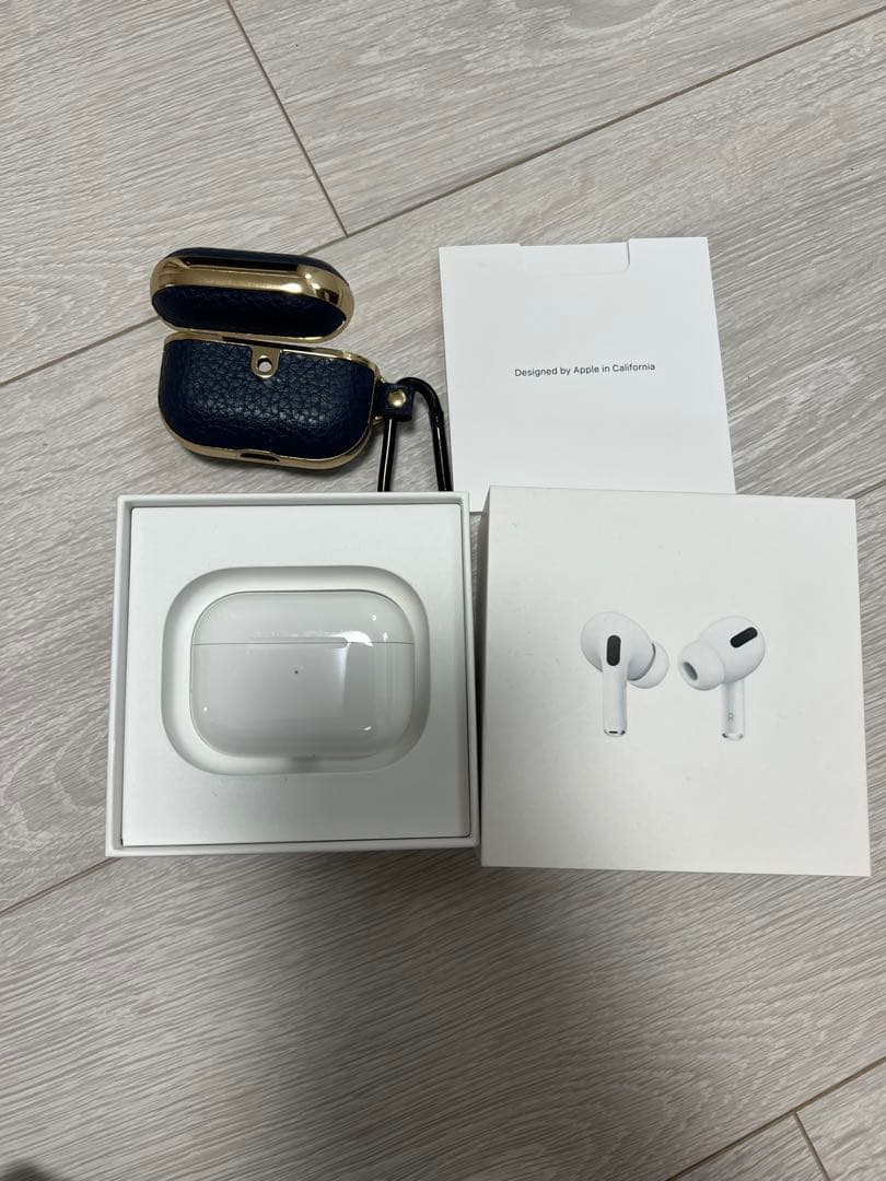 Apple AirPods Pro カバー付き