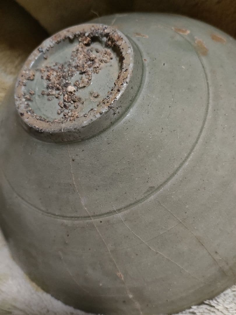 高麗青磁　陰刻草花文鉢　李朝　時代物　骨董　朝鮮美術