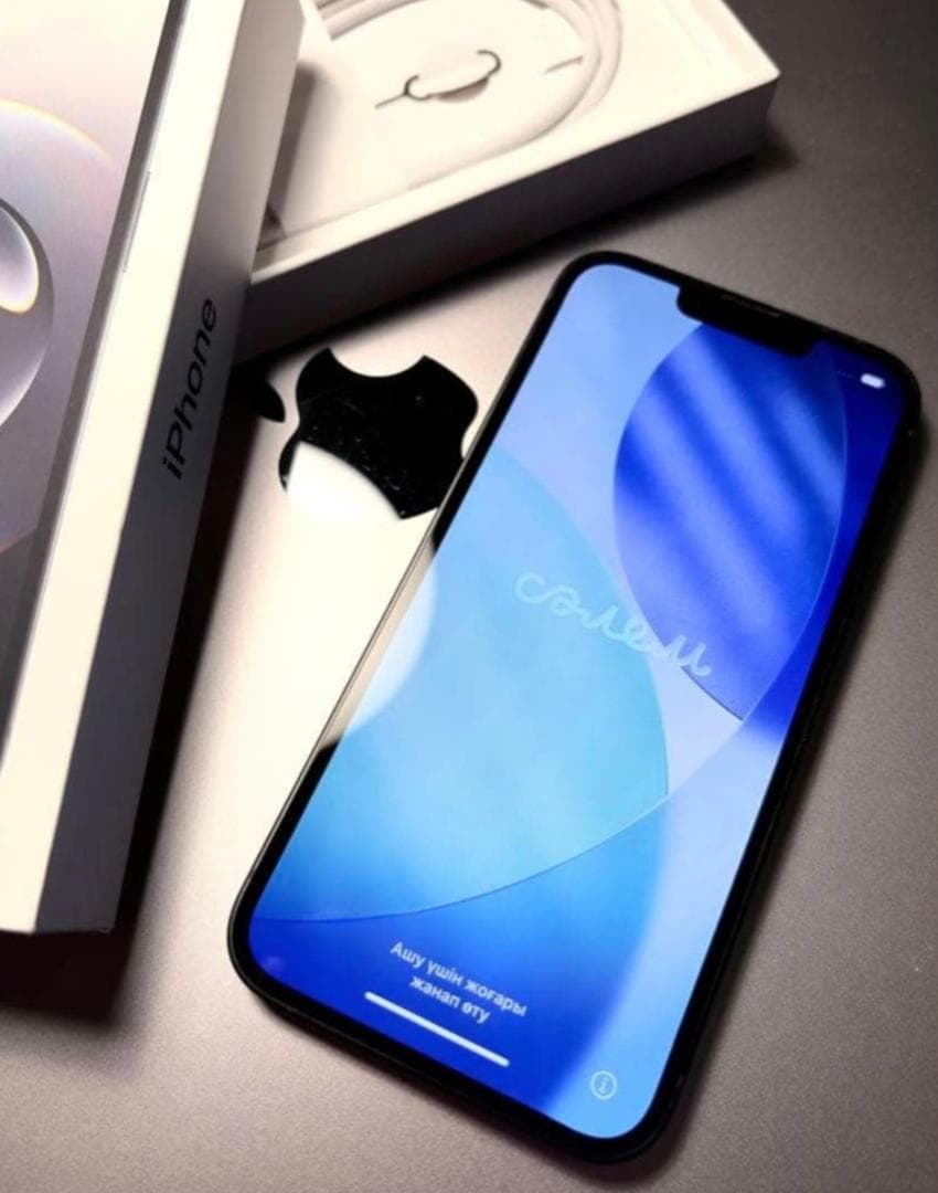 か*こ様 【純正バッテリー100％】【新品同様】iPhone 16e　修理歴なし