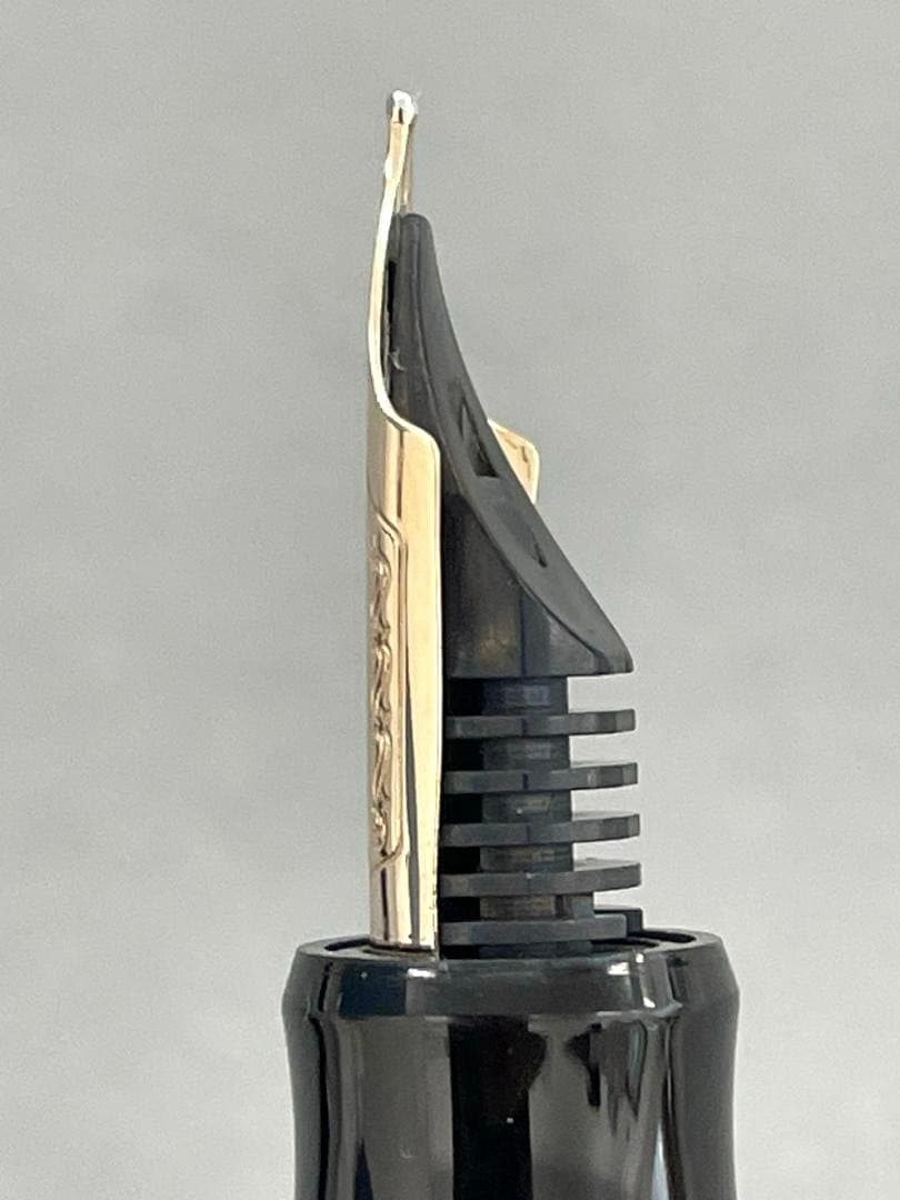 PILOT 万年筆 CUSTOM 74 14K　ニブ：FM