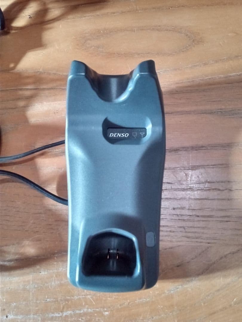 【訳あり】DENSO 2次元バーコードスキャナ AT27Q-SB 充電器セット