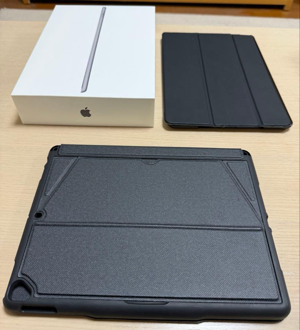 【箱つき】iPad 第9世代 64GB スペースグレイ 中古キーボード等付き