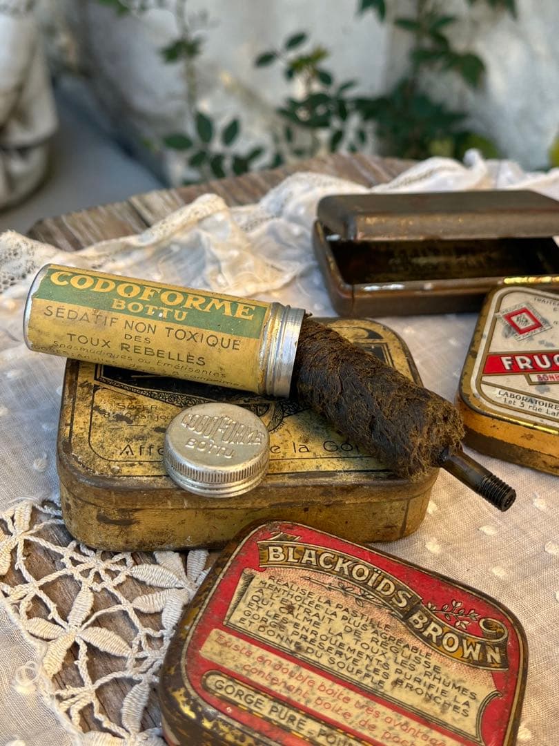 ◆SALEフランスアンティーク6点｜100年前ティン缶ブリキサビ小型ピルケース薬