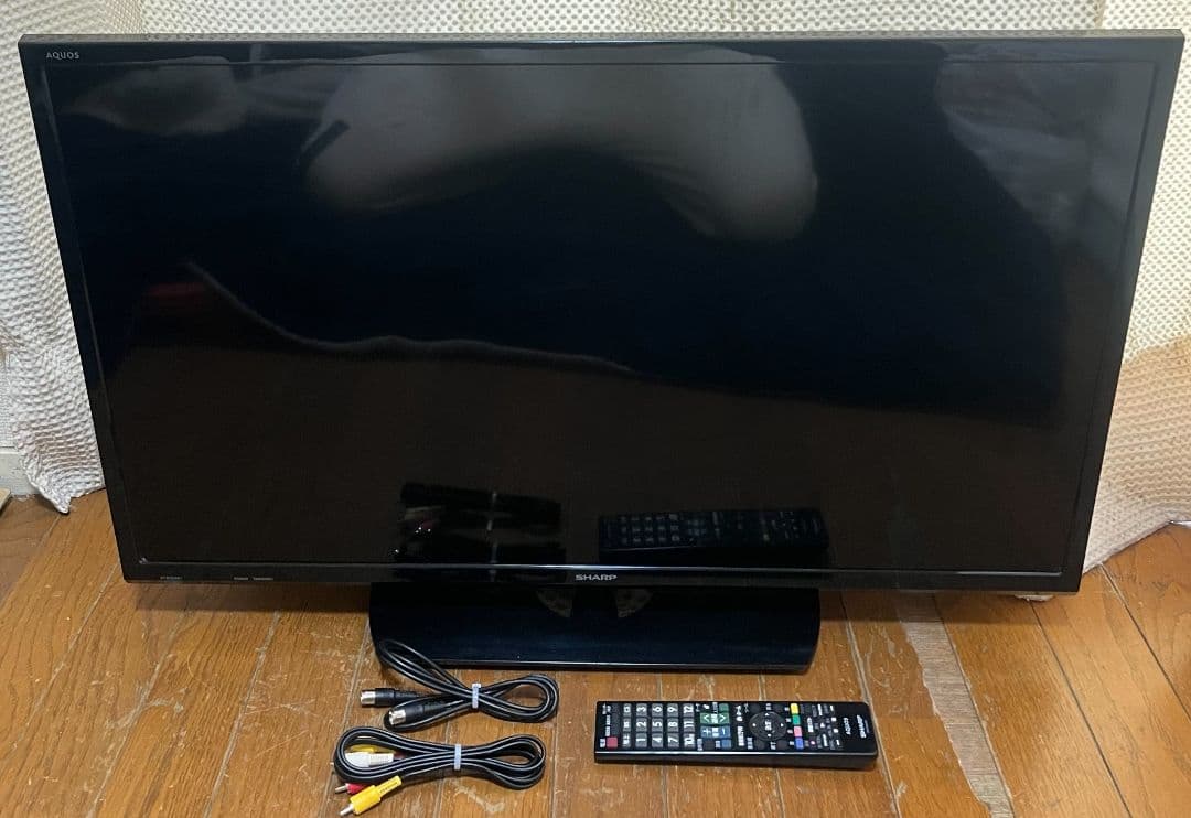 アクオス32型地デジ 液晶テレビ 外付けHDD録画　2024年製