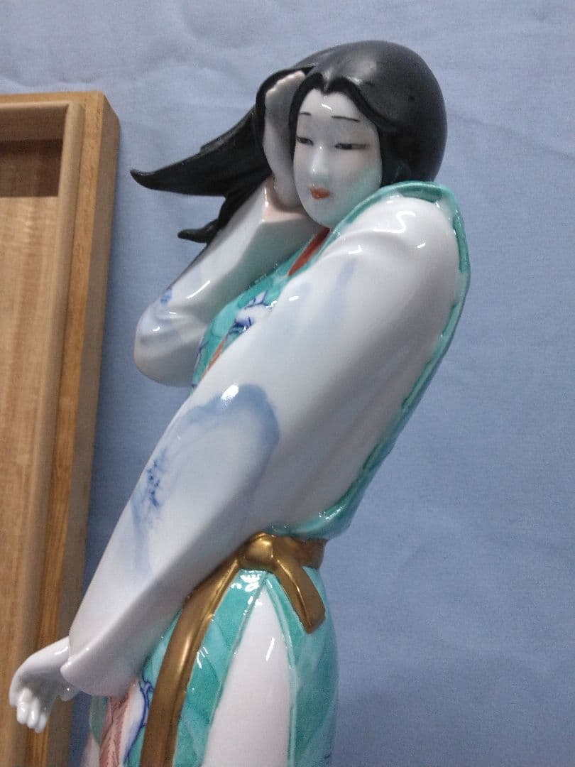 伊万里　鍋島焼　畑萬　磁器人形 卑弥呼　特大　伊万里磁器人形 題名そよ風