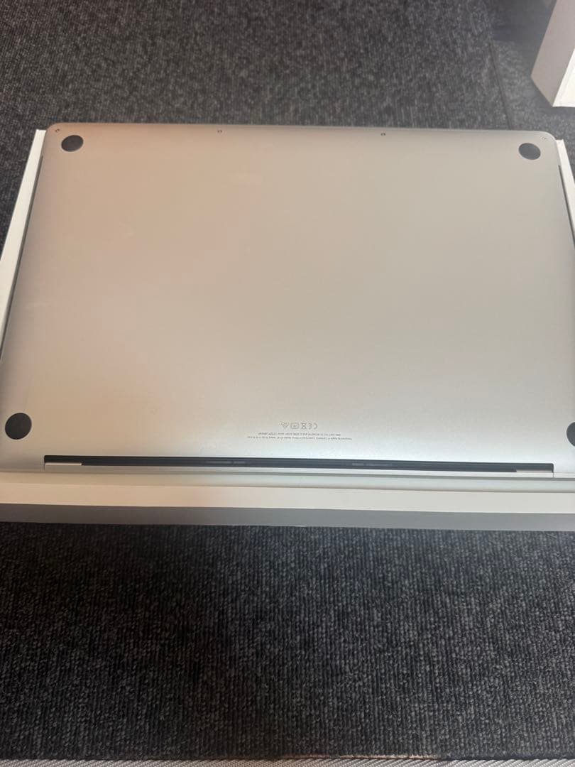Macbook Pro 16インチ 16GB