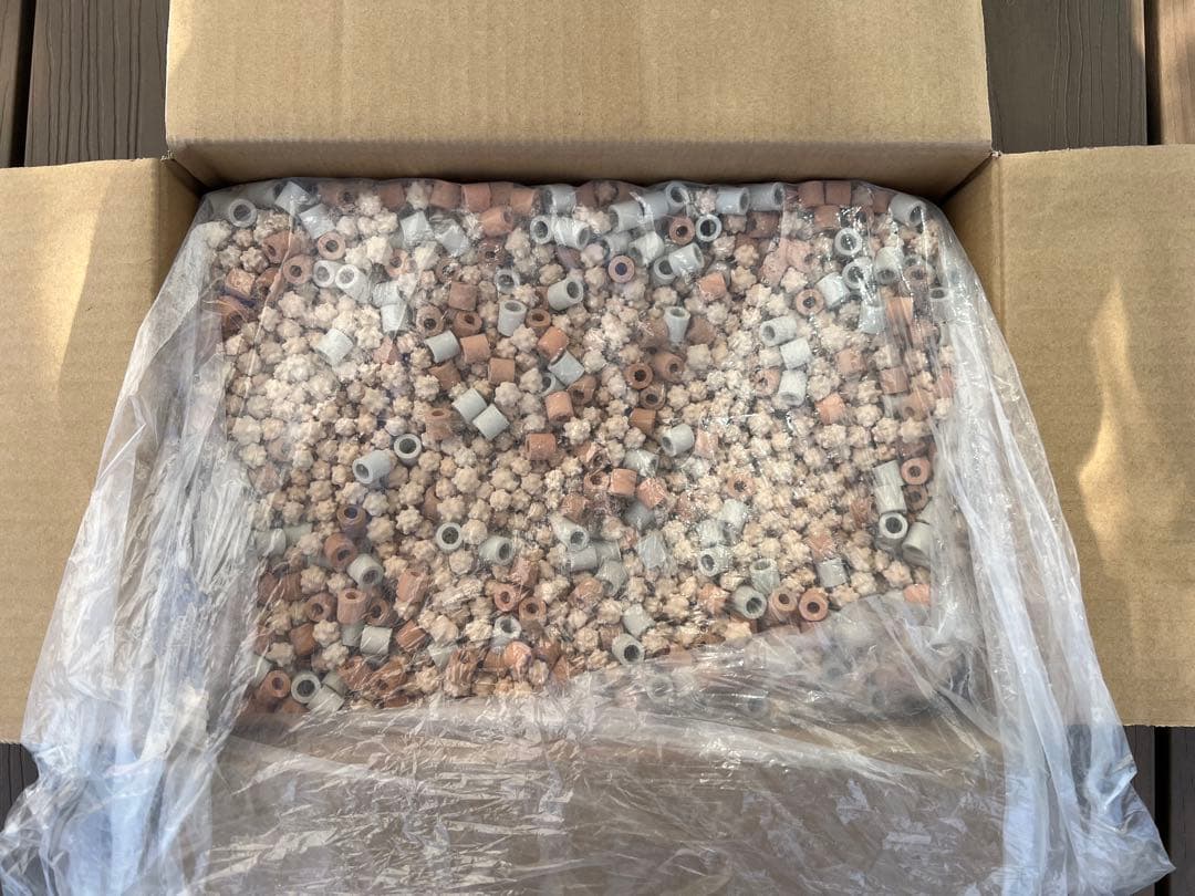 ⭐️熱帯魚などの水槽用濾過材　3種混合で7.8kg 、13リットル程度