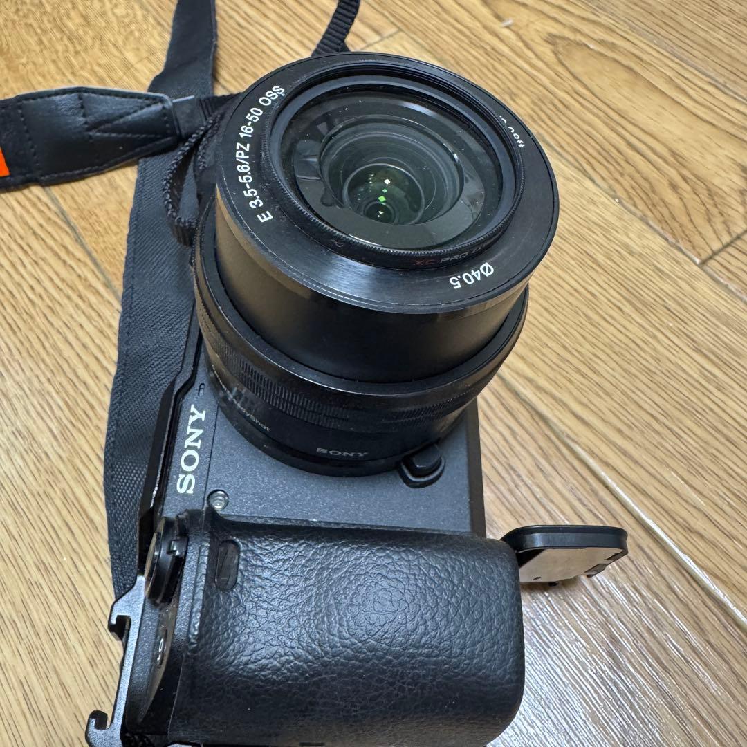 【メルカリ最安値】おまけ付き SONY a6400 一眼レフ　ミラーレスカメラ
