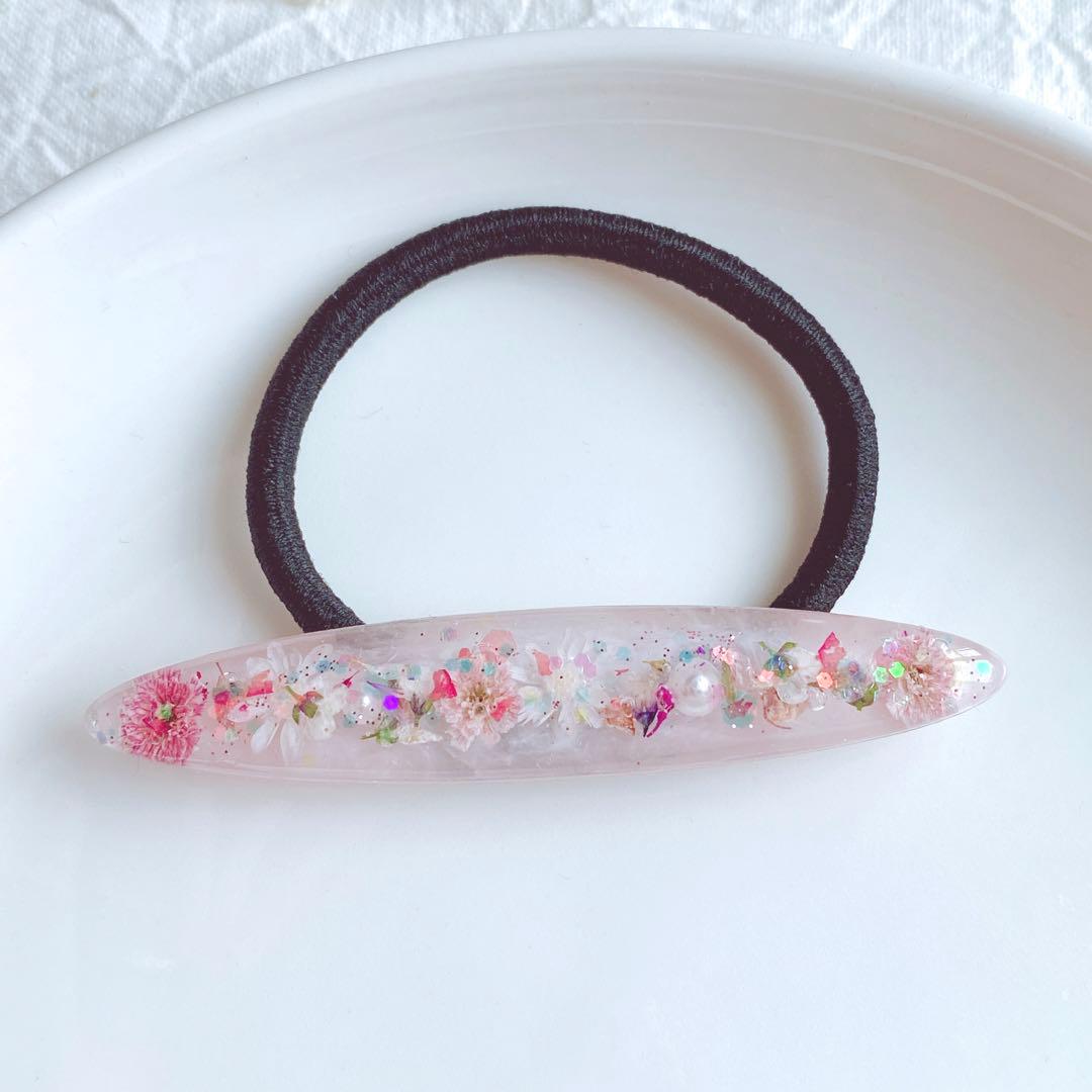 レジンヘアゴム 大ぶり　ピンク　かすみ草　バラ　パール