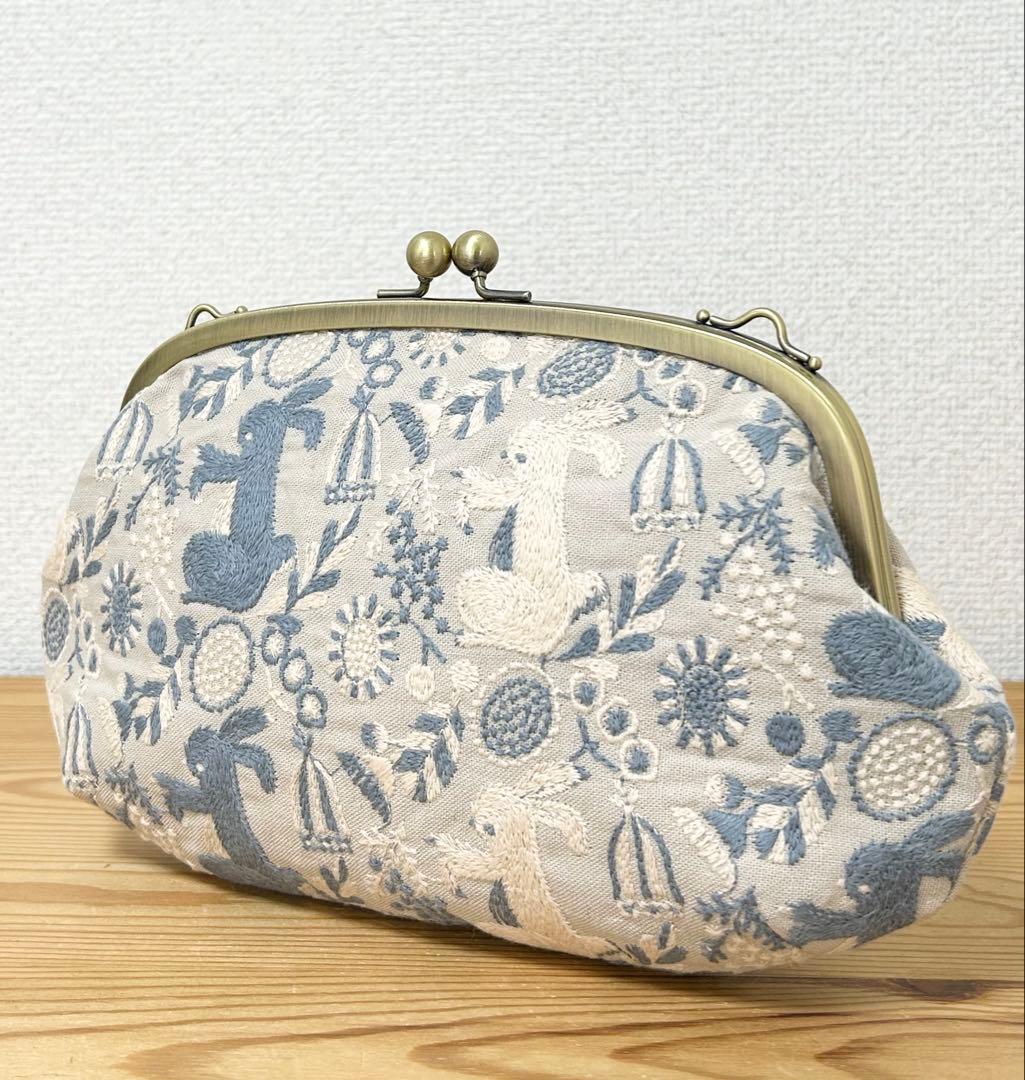 ハンドメイド がま口バッグ ポーチ ウサギ うさぎ ベージュ 点と線模様製作所
