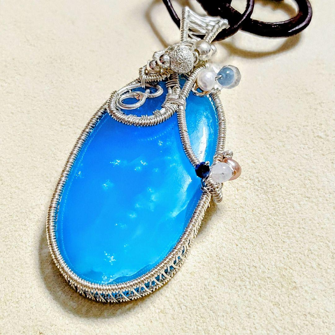 天然染め無し 高品質⭐︎高発色ぷるぷる ヘミモルファイト✨ペンダントトップ 小花