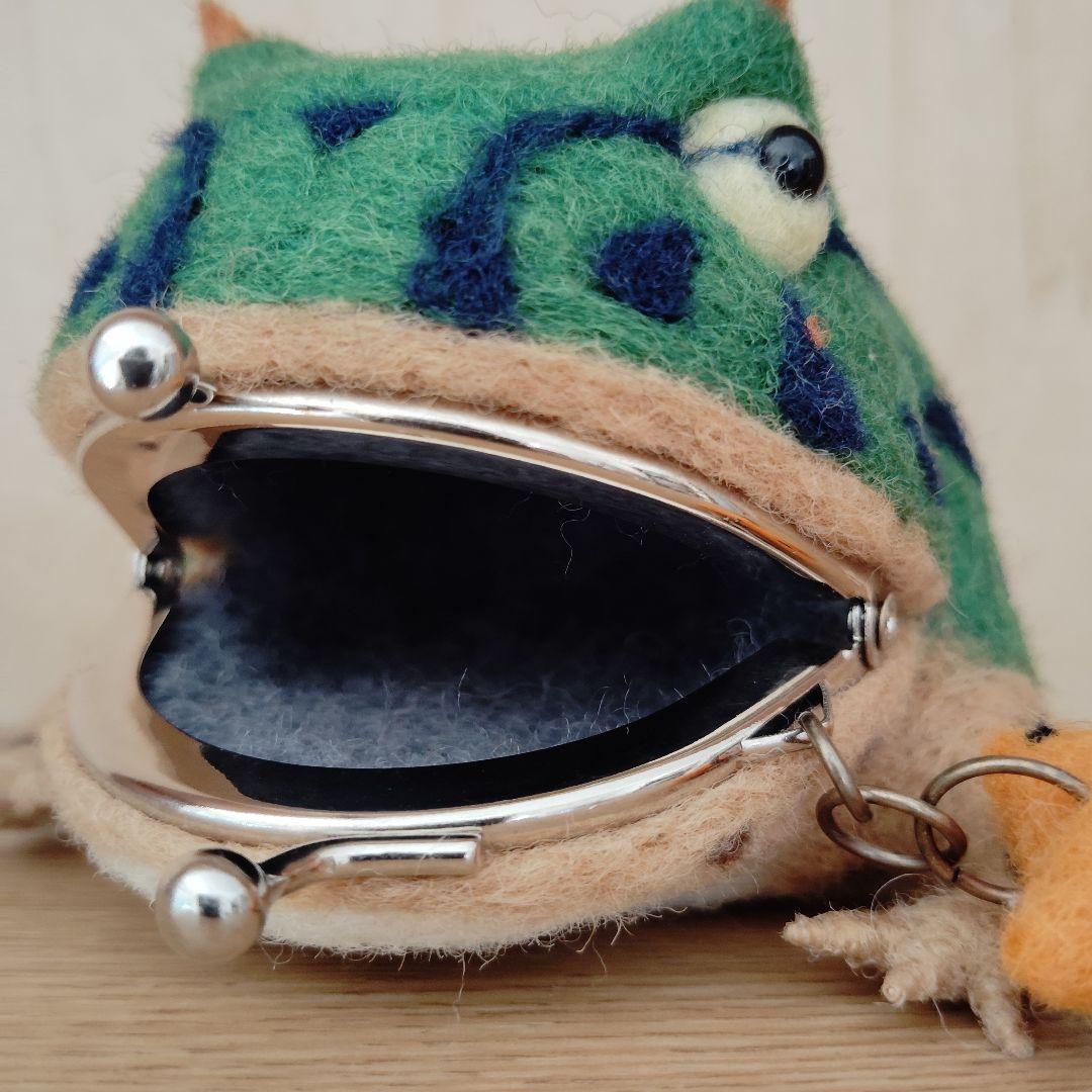 羊毛フェルト　がま口ホルダー　ハンドメイド