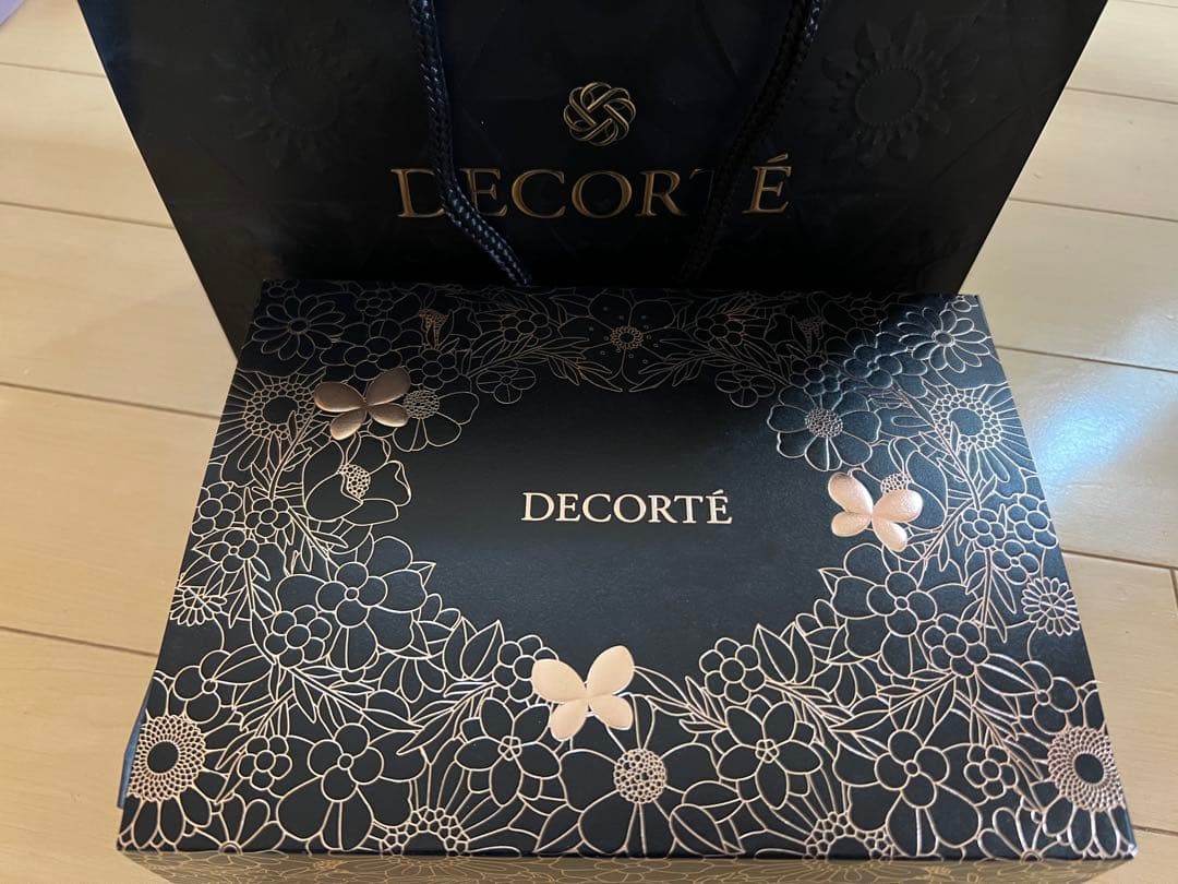 DECORTÉ LIPOSOME ADVANCEDパープルリボンセット 2025