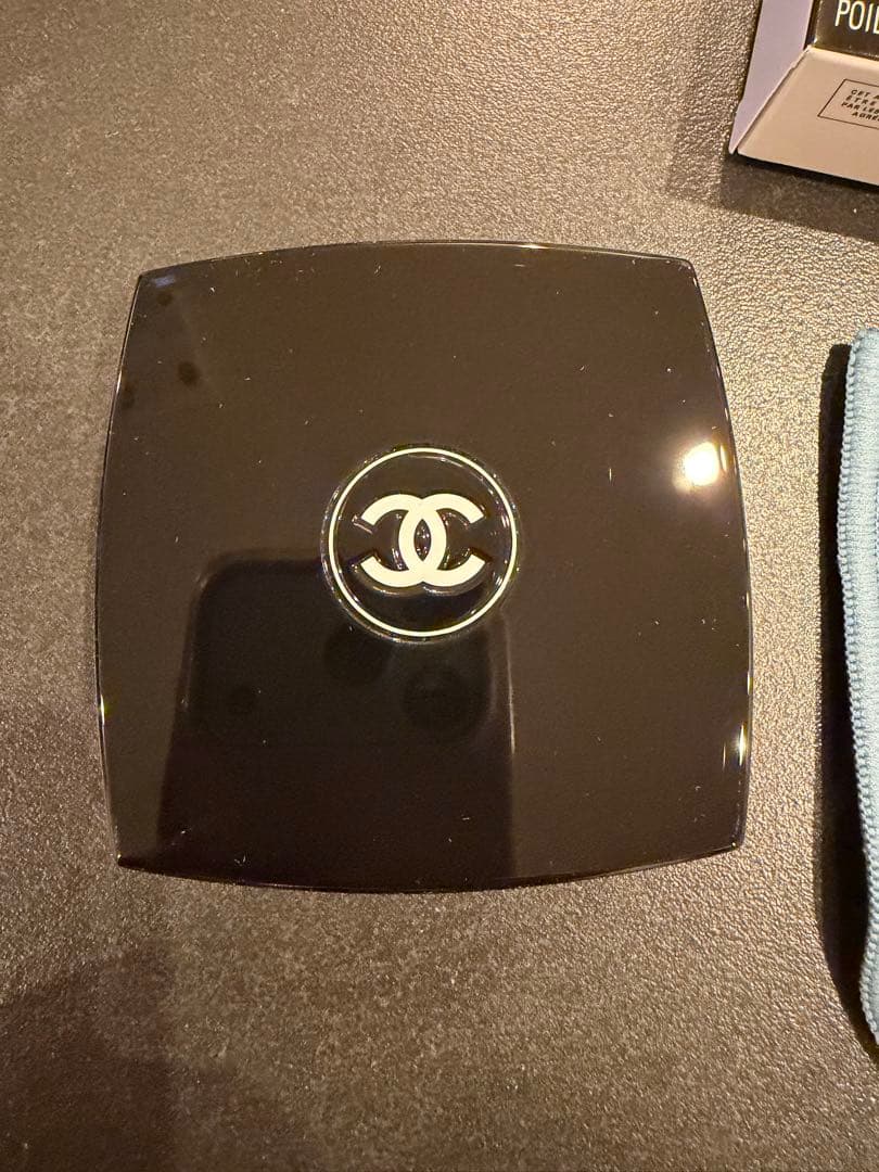 限定　CHANEL レ キャトル オンブル　19