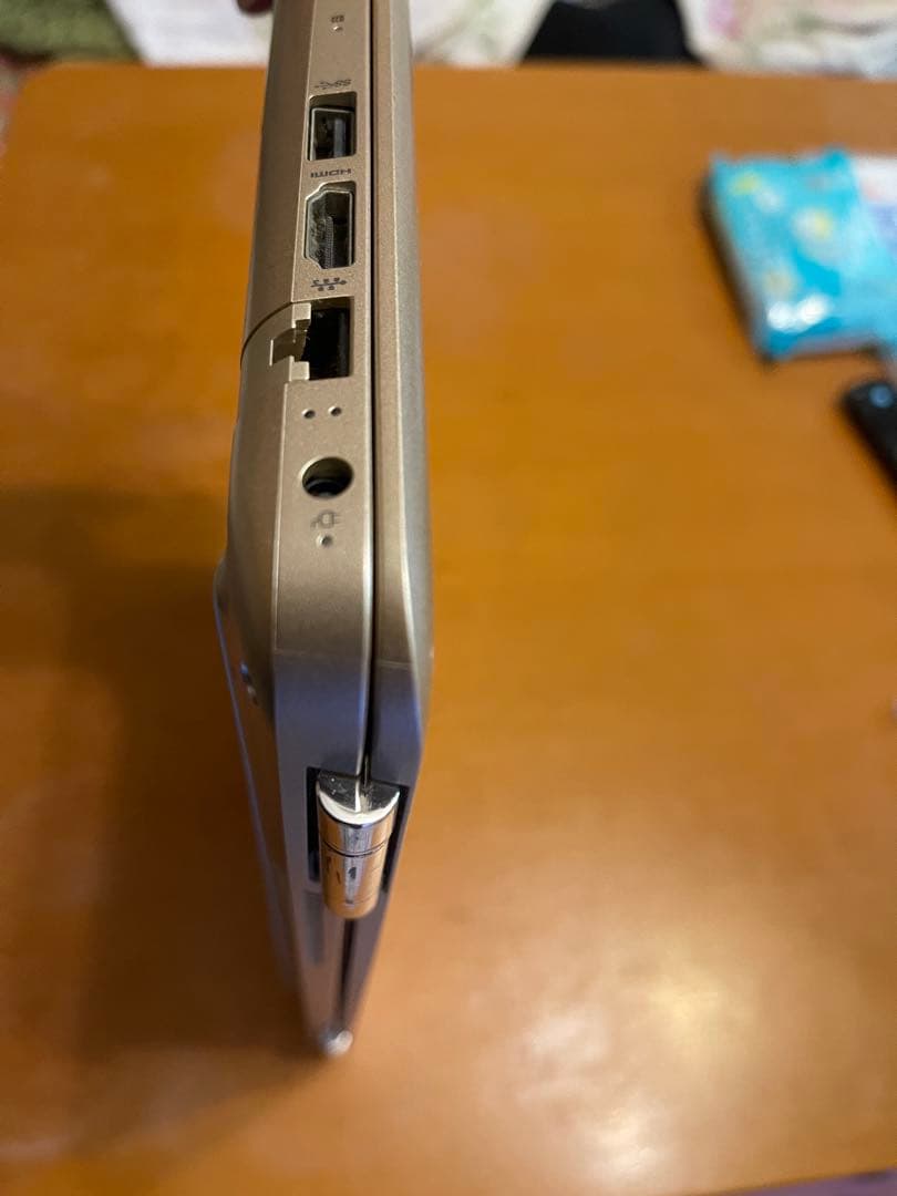 HP Pavilion 15-au107TU ゴールドノートPC