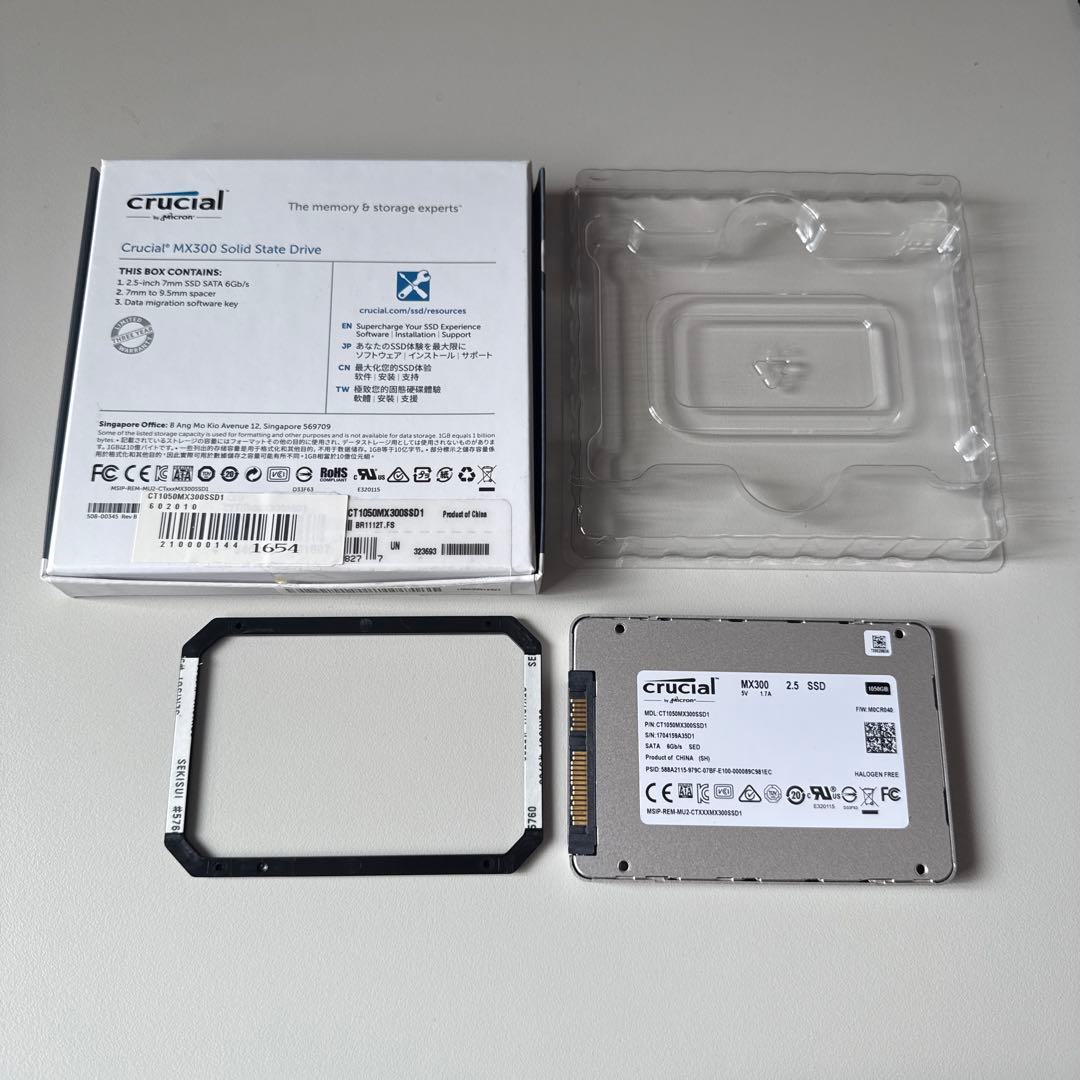 Crucial CT1050MX300SSD1 1050GB 2.5インチSSD