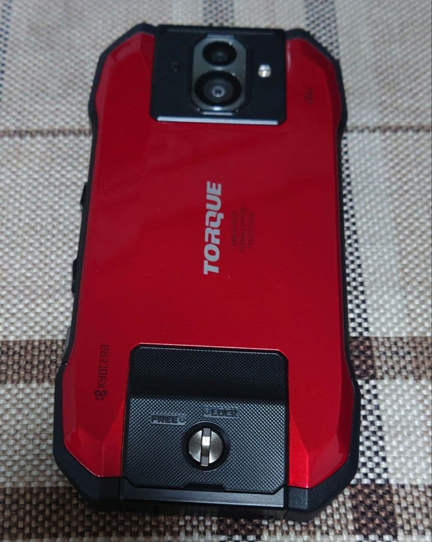 TORQUE ４ スマートフォン 本体 ブラック レッド