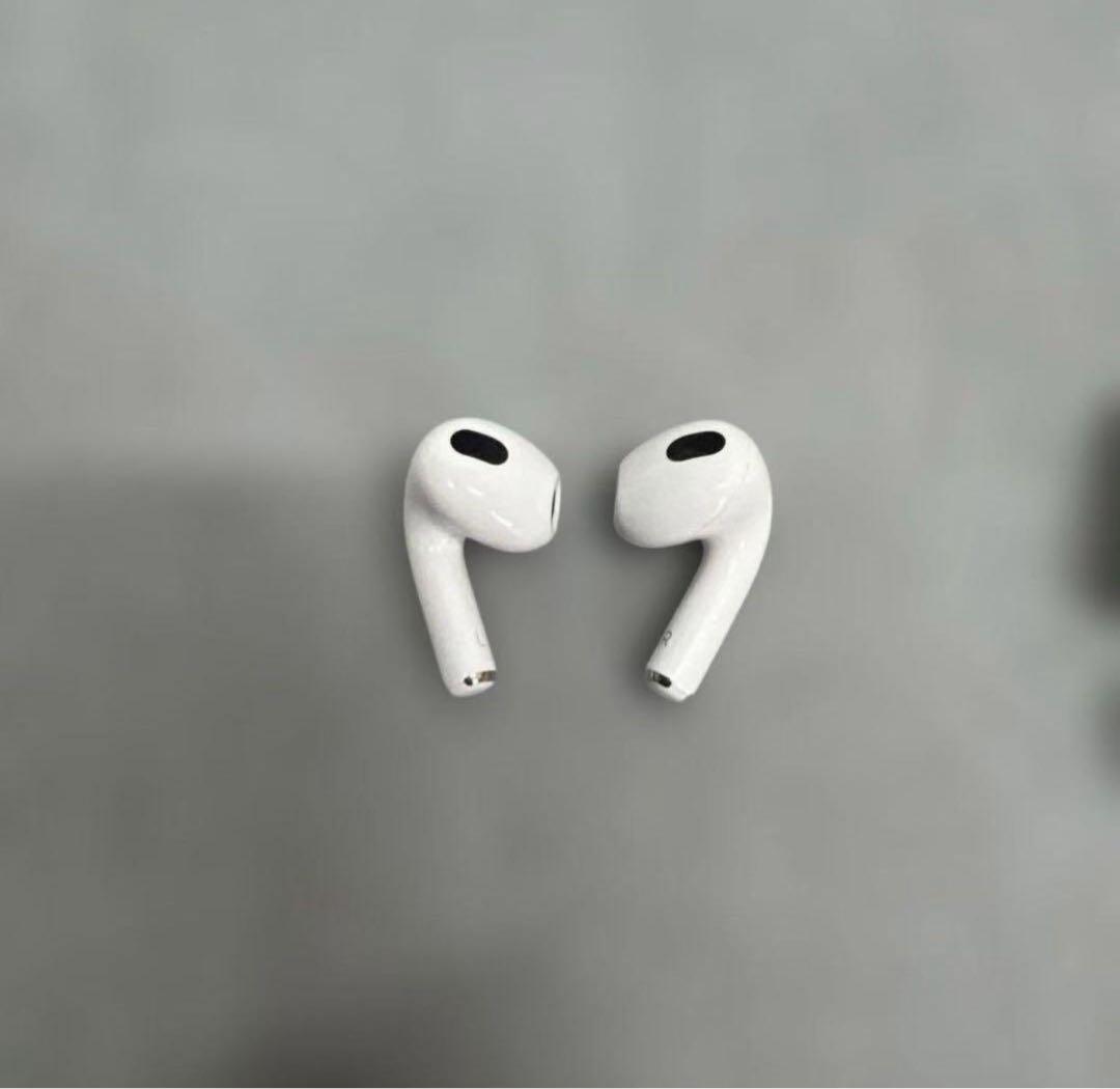 AirPods本体 ホワイト第3世代　APPLE MPNY3J/A WHITE