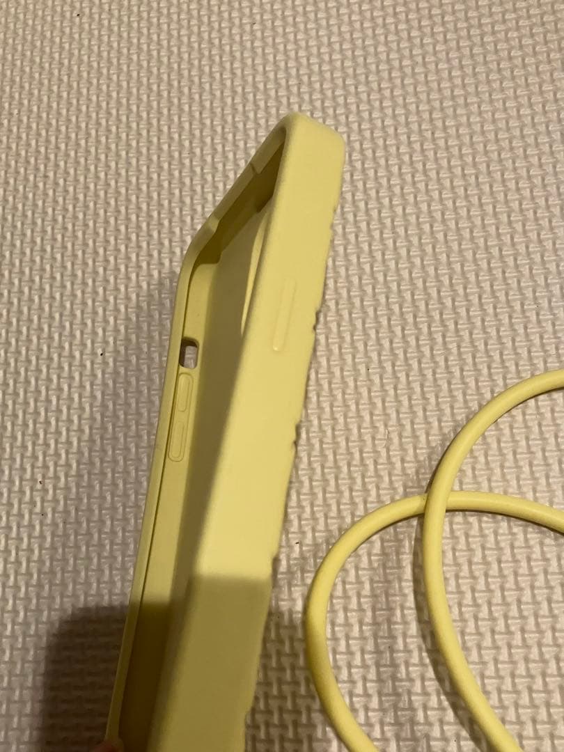 ボッテガヴェネタ iPhone13 ProMax スマホケース　正規品　イエロー