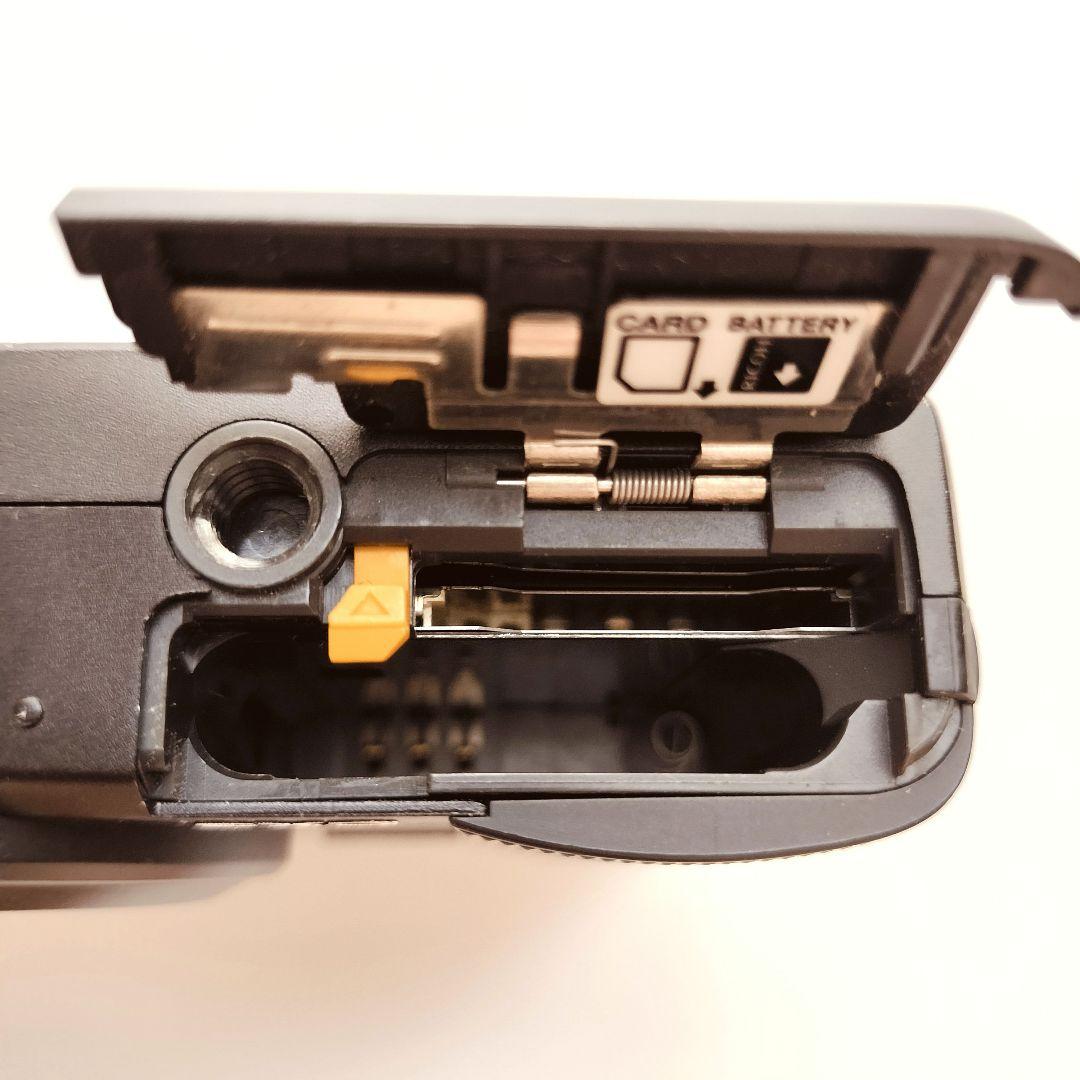 RICOH CX3 コンパクトデジタルカメラ　リコー　電池3個　ミニ三脚　中古