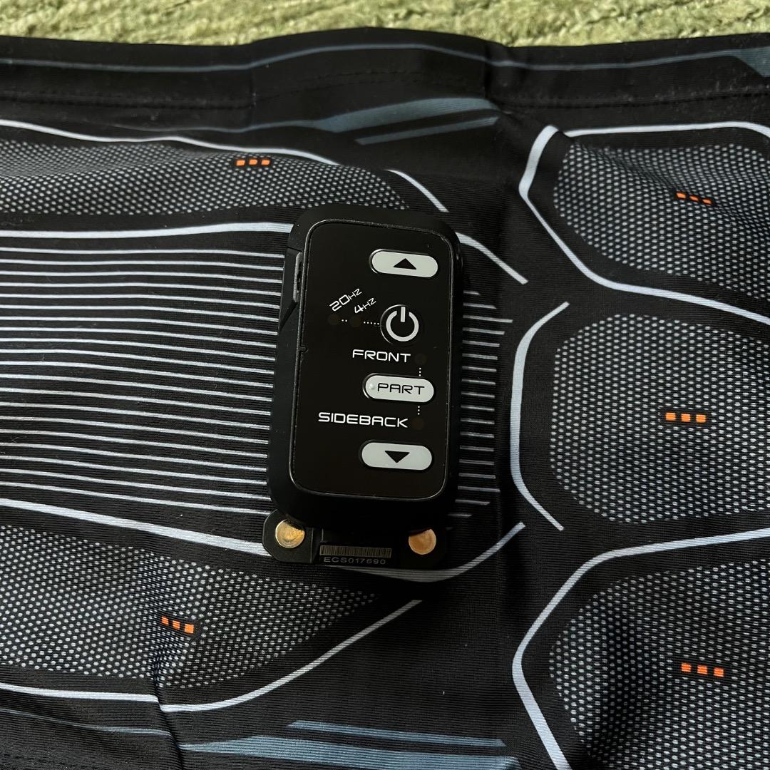 MTG SIXPAD パワースーツライトコアベルト Sサイズ、コントローラー