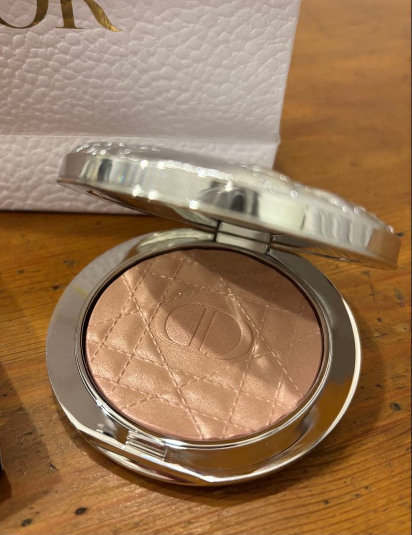 Dior Forever Glow Luminizer 03ピンクヘイロー
