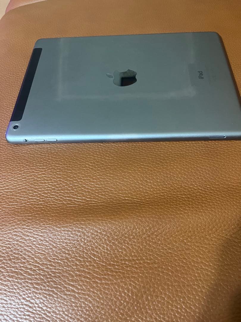 Apple iPad Air 本体 シルバー
