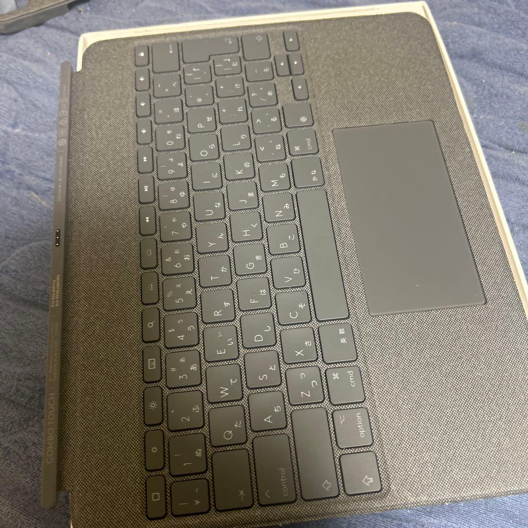 12.9インチ iPad Pro 第6世代 256GB logi カバー