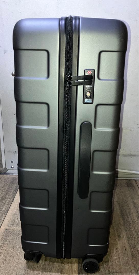 iskw様75L(中) バーを自由に調節できる ハードキャリーケース　黒系　鍵無