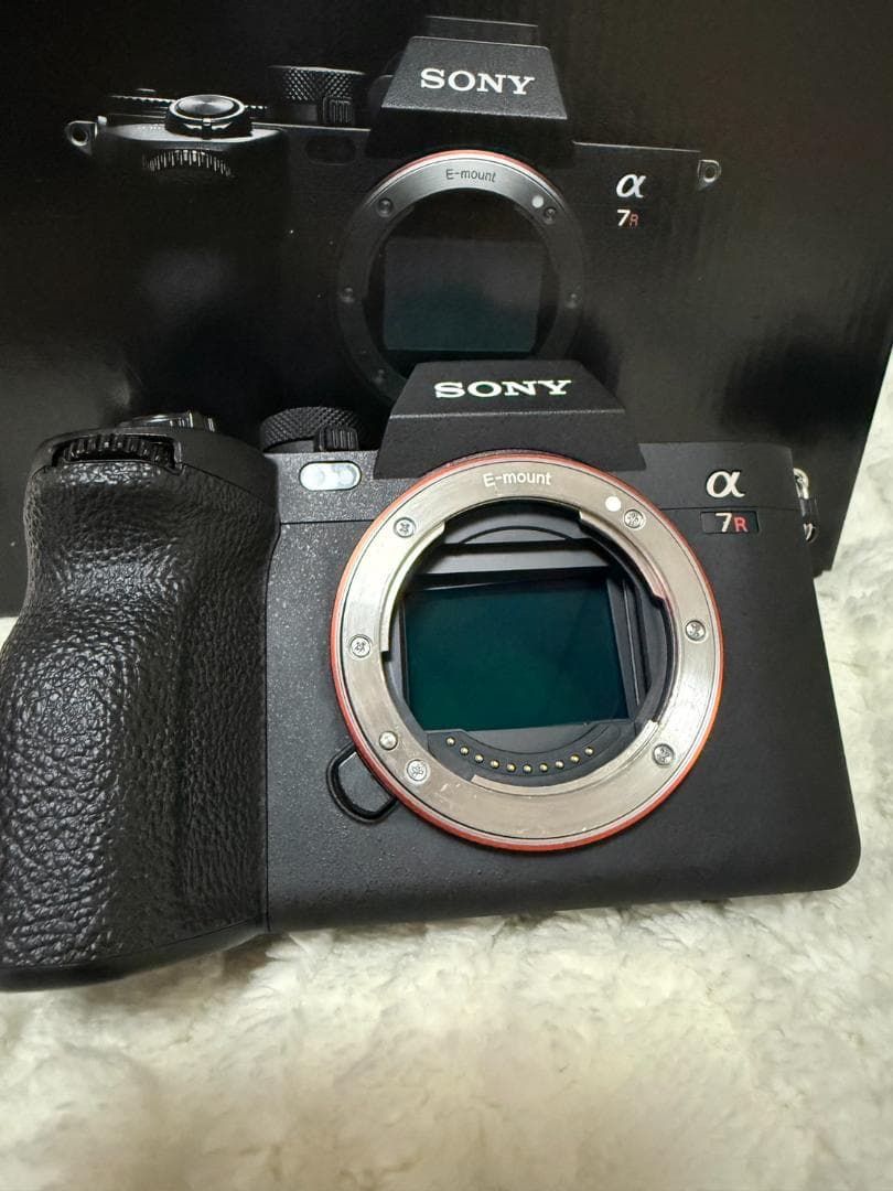 【美品・シャッター回数6442】SONY α7R V 本体（マイク、ケージ付）