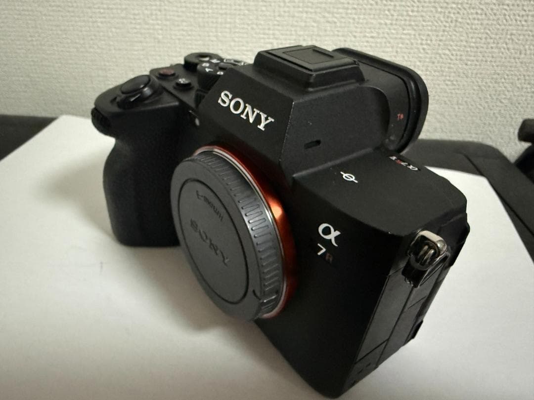 【美品・シャッター回数6442】SONY α7R V 本体（マイク、ケージ付）