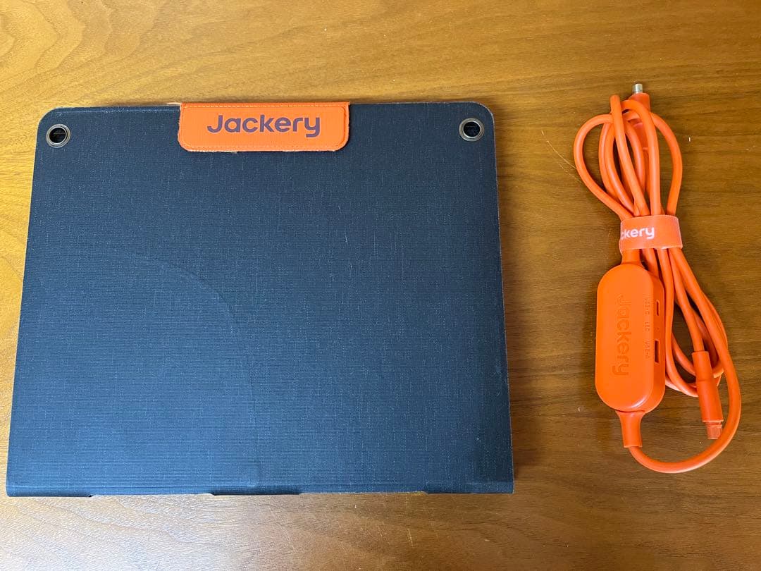 【美品】Jackery 折り畳みソーラーパネル 40 Mini